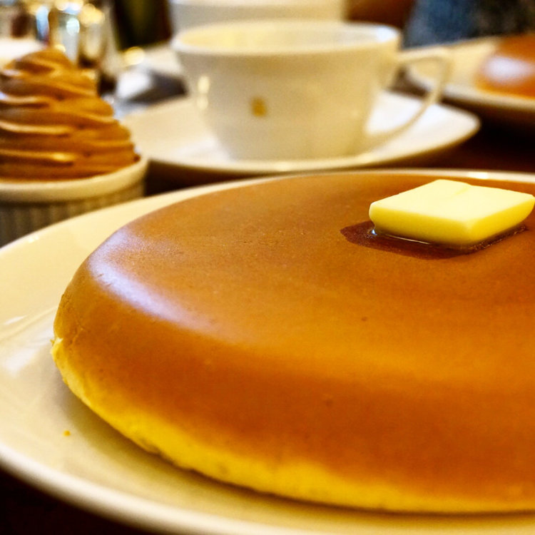 ふかふか食感のレトロなホットケーキが食べられる都内のお店 ことりっぷフォト ことりっぷ