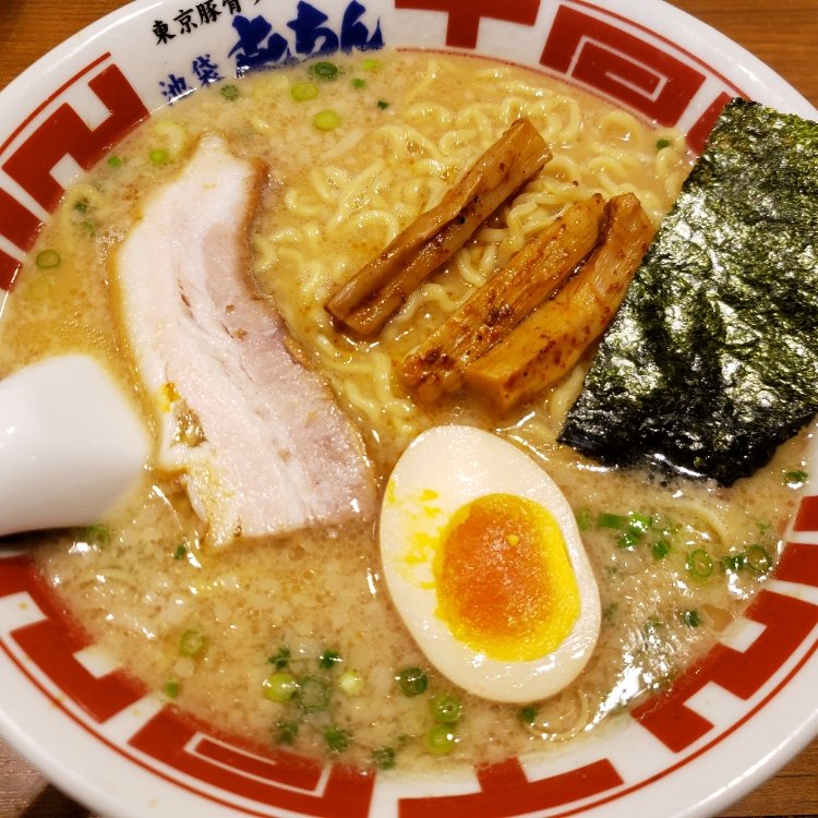 Neoさんの投稿 東京とんこつラーメン屯ちん 池袋本店 ことりっぷ