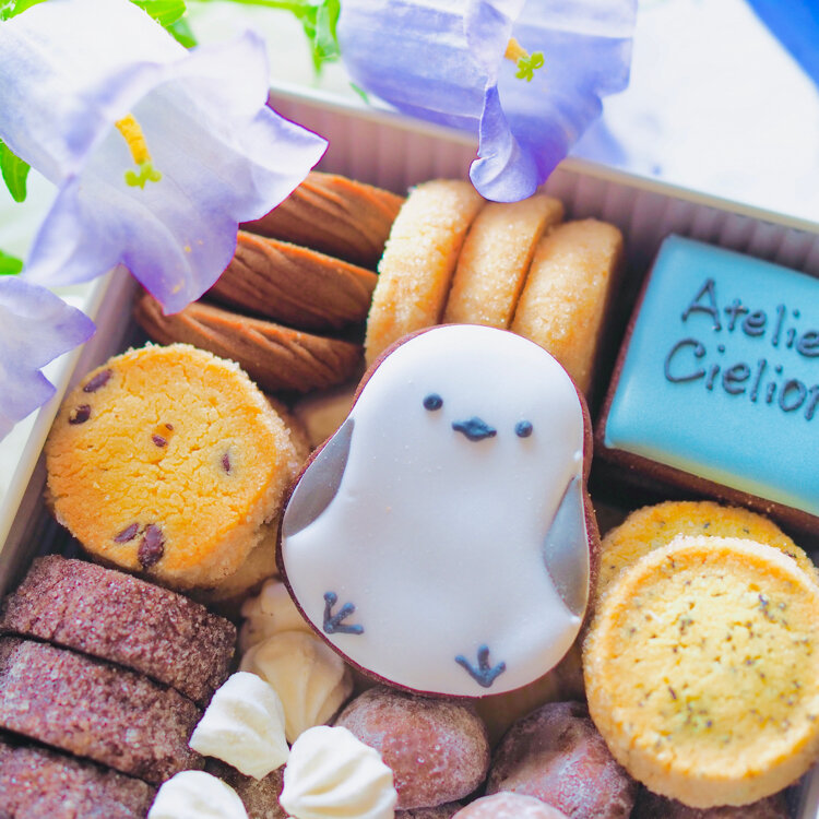 のり　✨2024クリスマスクッキー缶【シマエナガ】✨✕４缶 未開封✦カルディ 2024 クリスマス新作 シマエナガ クッキー缶 2