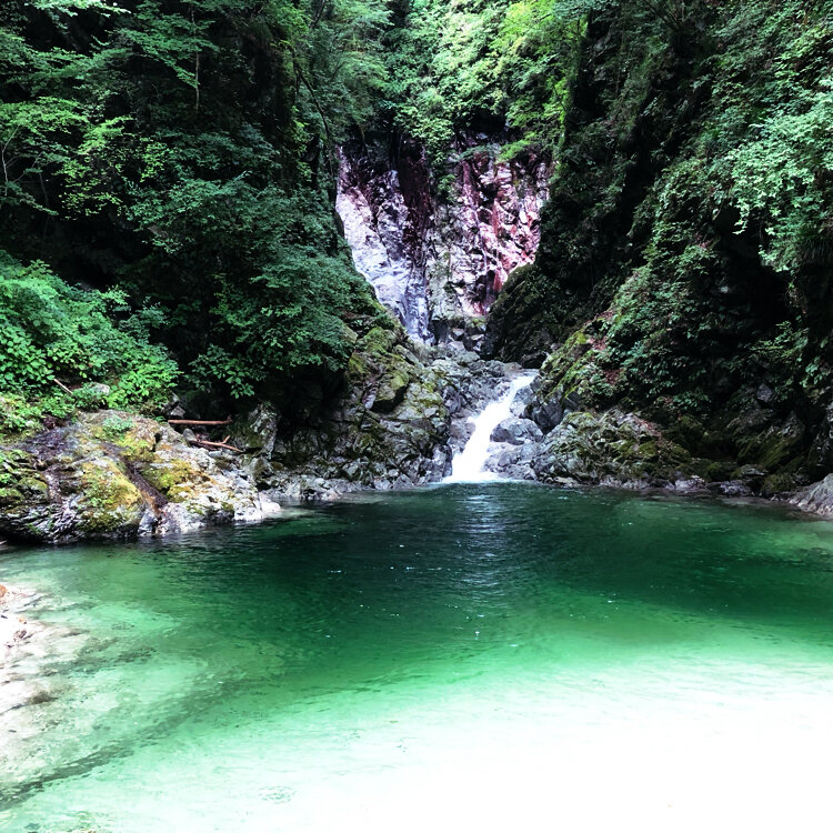 尾白川渓谷 - （山梨県）の詳細情報 ｜ ことりっぷ