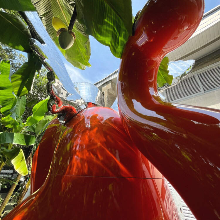 神アート 決闘は猫である アーテル・ゴルギーニ 4枚 ギンザシックスにヤノベケンジさんの新作大型アート 中央