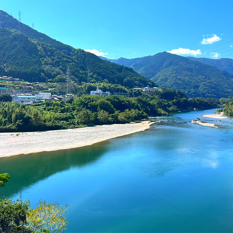 洋画 徳島県吉野川の風景 吉野川ハイウェイオアシス - （徳島県）の詳細情報 ｜ ことりっぷ