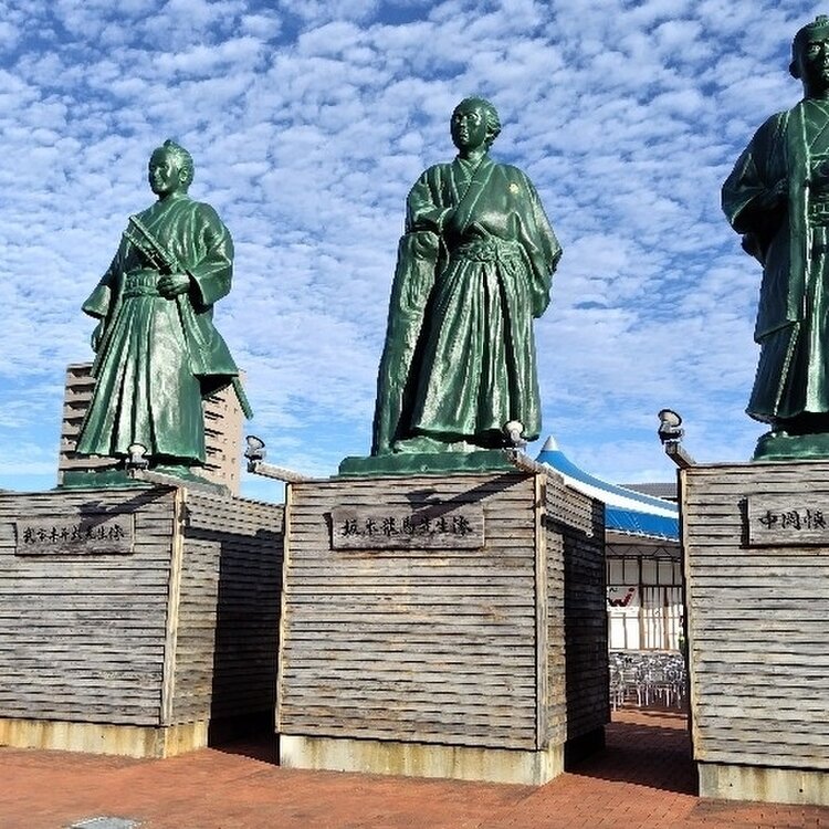 Keisukeさんの投稿/土佐勤王党三志士の像 ｜ ことりっぷ