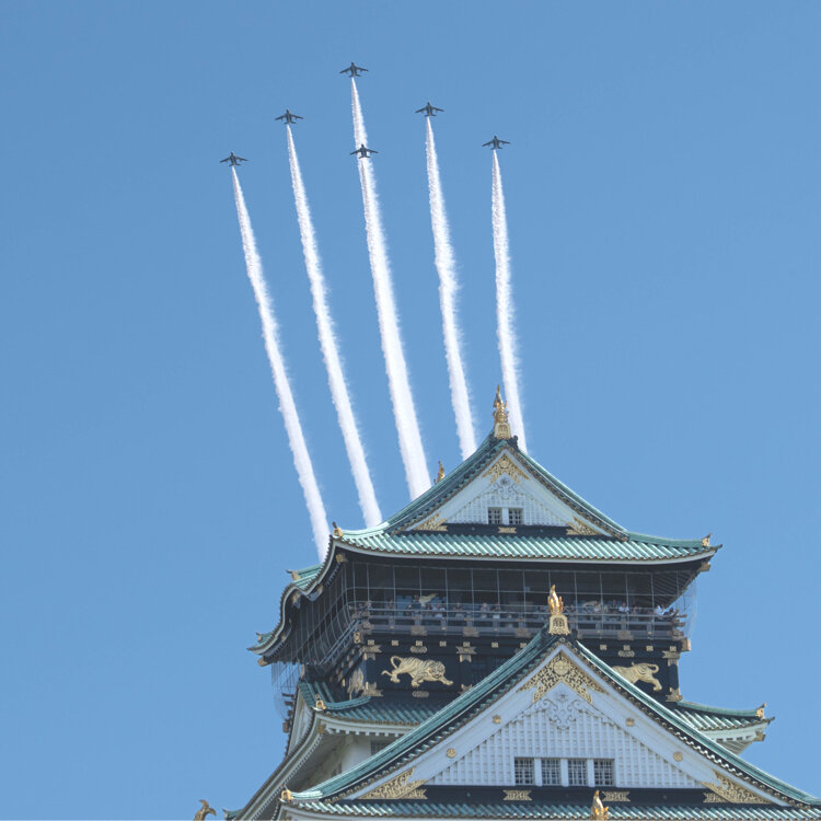 2025 大阪関西万博フライト ブルーインパルス ワッペン 大阪城太陽の塔　２点 2025 大阪関西万博フライト ブルーインパルス ワッペン - メルカリ
