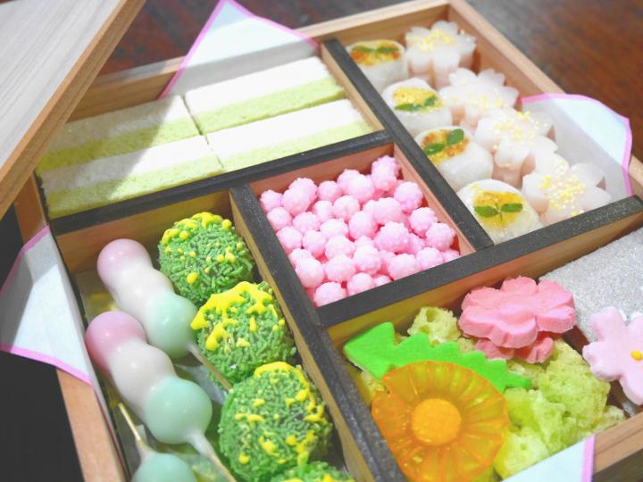 季節の移ろいを四畳半の箱に詰めて