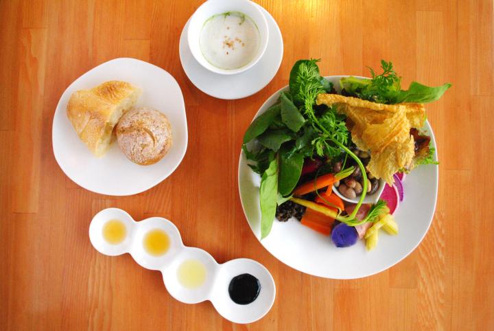 京都・山田製油のアンテナショップ「ゴマクロサロン」