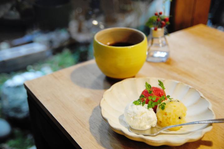 谷中の散策途中に立ち寄りたい♪　古民家を改装したカフェと暮らしの道具屋「ココン」