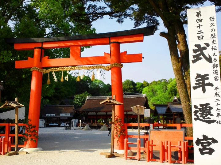 式年遷宮を迎える「上賀茂神社」と雅の祭り「葵祭」 ｜ ことりっぷ