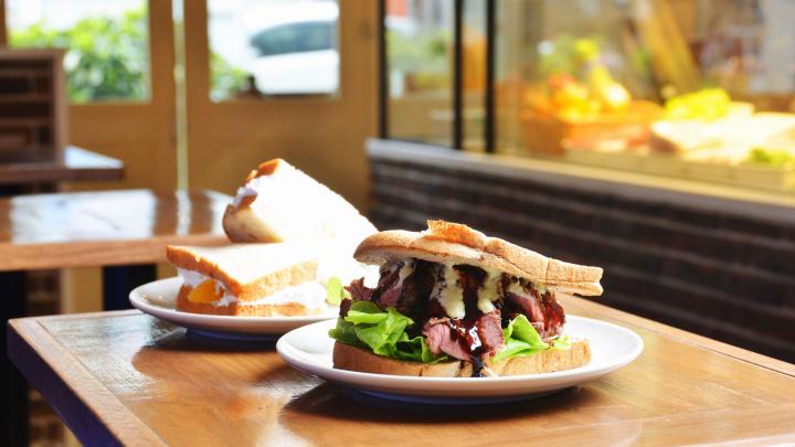 パンも具材も自分好みで選ぶオリジナルサンドイッチ