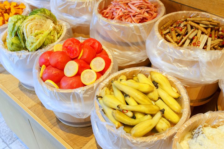 京都で話題！新感覚の“漬け野菜”が味わえる、お野菜ダイニング「イソイズム」