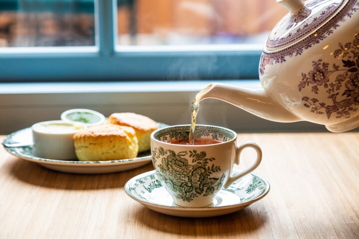 洋館を再生した紅茶とスコーンの専門店「TEA ROOM KIKI 京都」