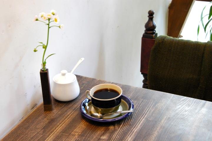 【鬼子母神前】けやき並木にある、落ち着いた喫茶店「キアズマ珈琲」