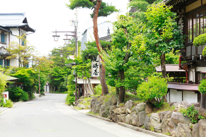 風情のある湯田中渋温泉郷を散策しましょう