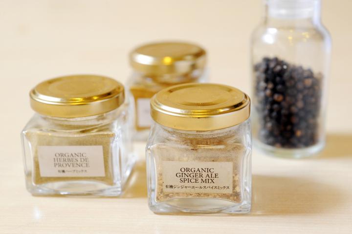 オーガニックのスパイスやハーブがたくさん♪ 「エヌ・ハーベスト西荻窪店」