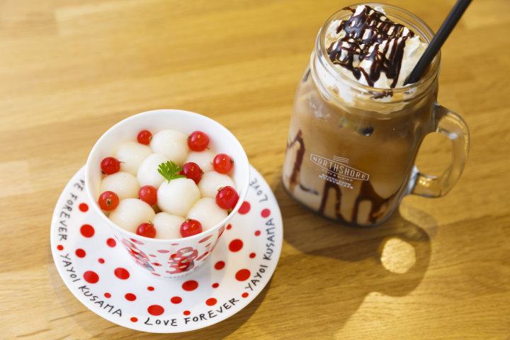 カラフル&ポップ♪京都・祇園に草間彌生さんのコラボカフェがオープン