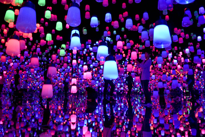 チームラボが創る境界の無いアート空間。東京・お台場「MORI Building DIGITAL ART MUSEUM: EPSON teamLab Borderless」