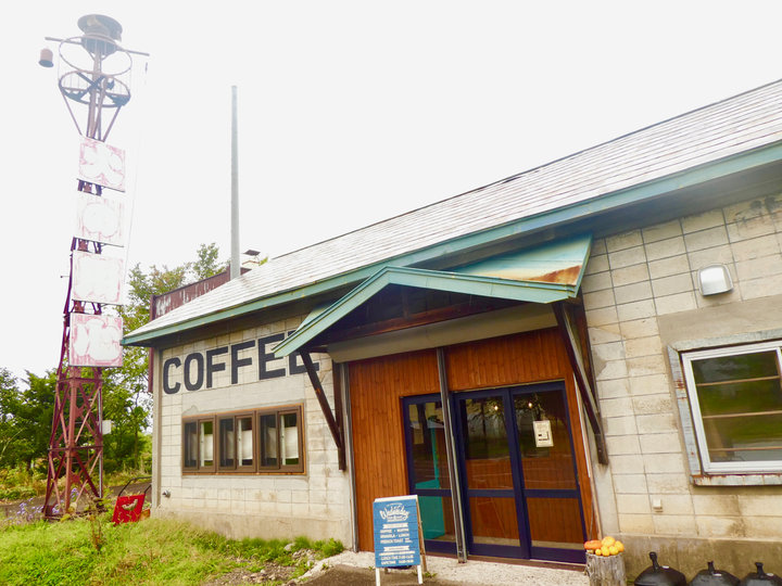 水のきれいな町 北海道東川で味わいたい 話題の倉庫カフェの野菜たっぷりごはん ことりっぷ