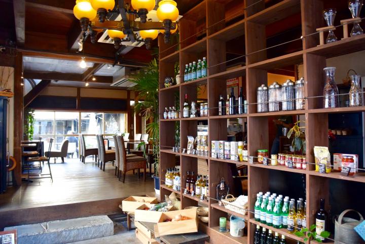 明治時代の呉服屋をリノベーション♪古民家カフェで地ビールと農家直送野菜をいただきます