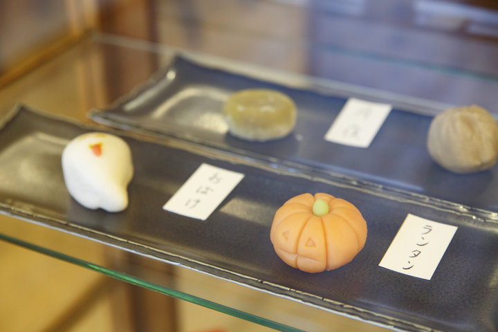 ワークショップで和菓子づくり体験はいかが？