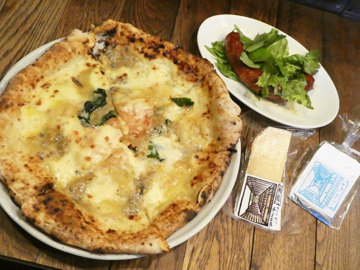 4種のチーズが味わえる石窯ピザが人気。酪農王国・十勝のチーズ