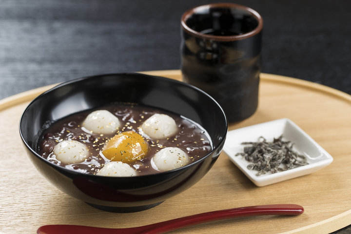 花街の町家カフェで金箔のぜんざいやだし茶漬けを♪金沢「茶房 やなぎ庵」