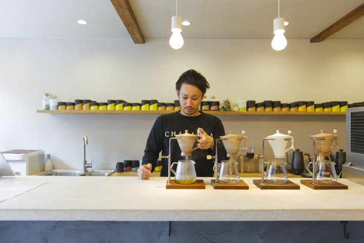 ビールサーバーや日本茶ドリッパーで淹れる新しいお茶のカタチ／鎌倉「CHABAKKA TEA PARKS」