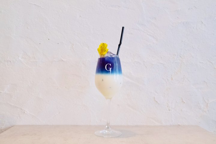 お花屋さんが営むダイニングキッチン。本物のお花で彩る美しいお料理