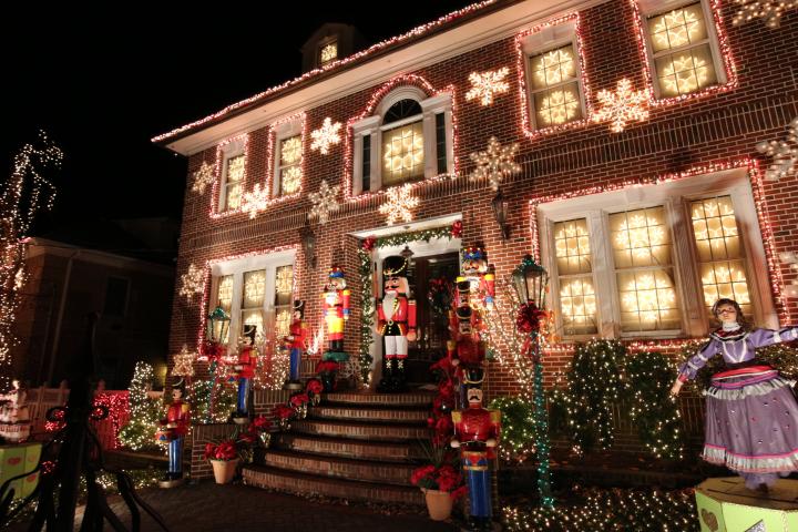 これが住宅街 ブルックリンでイルミネーションが大競演 ことりっぷ