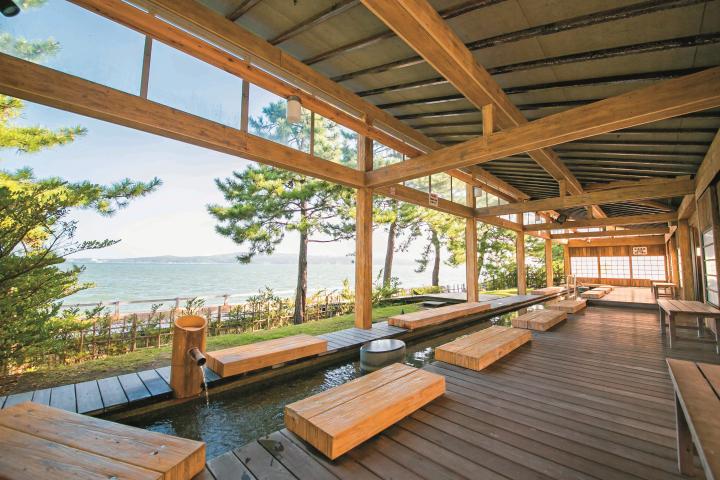 温泉の目の前は海 ほっこり温まりながら絶景を望む石川県 和倉温泉 へ ことりっぷ