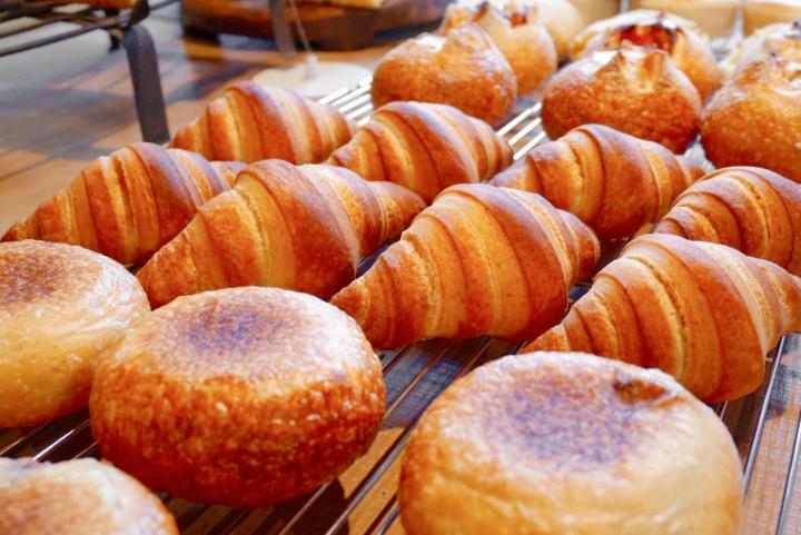 ザックリ食感のクロワッサンが人気。ちいさなパン屋さん「こどもパン」