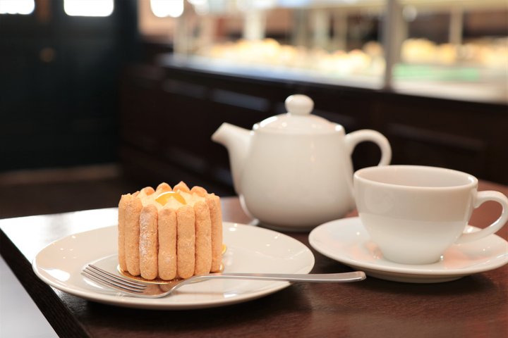 パリ仕込みのシャルロットケーキに魅了される 横浜 元町 パティスリー レ ビアン エメ ことりっぷ