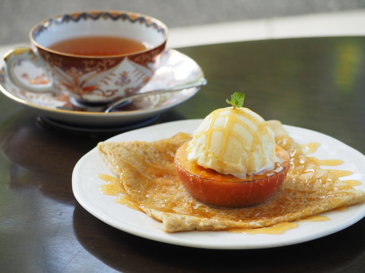 青森のレトロな洋館で、旬のりんごスイーツを／弘前「大正浪漫喫茶室」