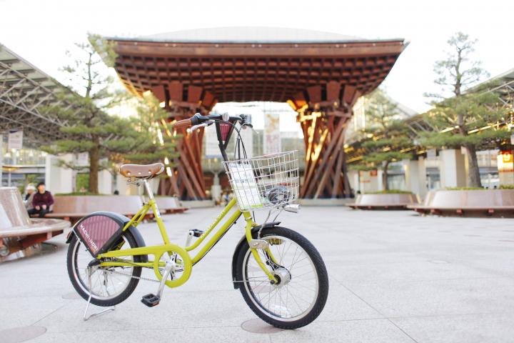 金箔スイーツからレトロな雑貨店めぐりまで。レンタサイクルでめぐる、秋の金沢・自転車さんぽ