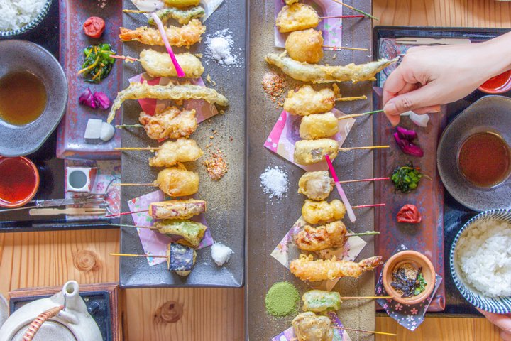 京都嵐山の絶景を眺めながら、16種類のカラフルなひとくち天ぷらを「舞妓飯」