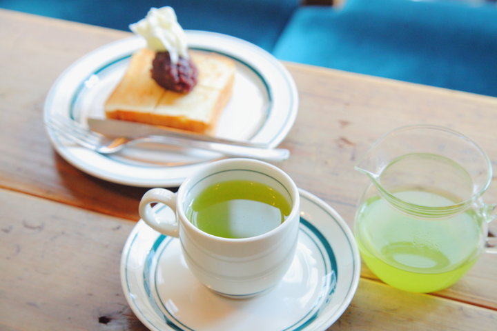 あんこもちのようなトーストをシングルオリジンの緑茶とともに／西荻窪の日本茶カフェ「Satén Japanese tea」