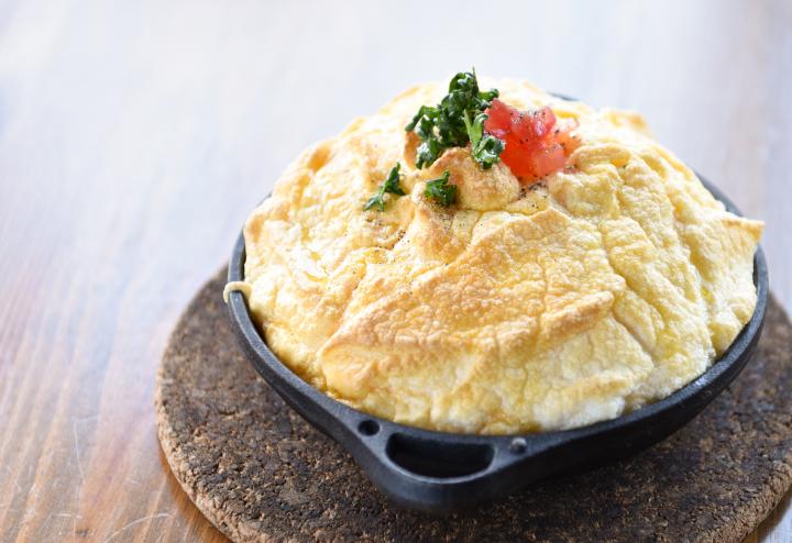 【池袋】南部鉄器などでサーブされるフレンチビストロ「鉄鍋キッチン ロティット」