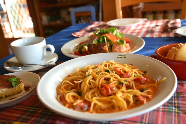 里山ならではのジビエ料理が味わえる、山小屋風のイタリア食堂「エルバッチャ」
