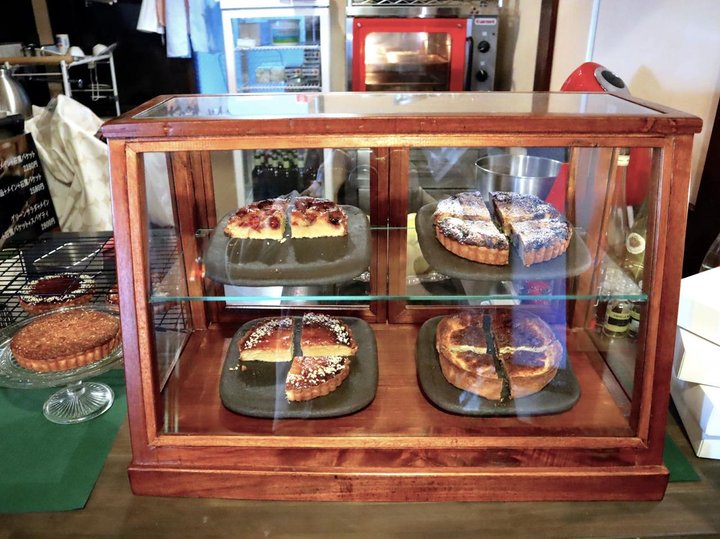 週末だけの喫茶店 奥神楽坂 熊木ホットケーキ店 で楽しむフランス式ホットケーキ ことりっぷ