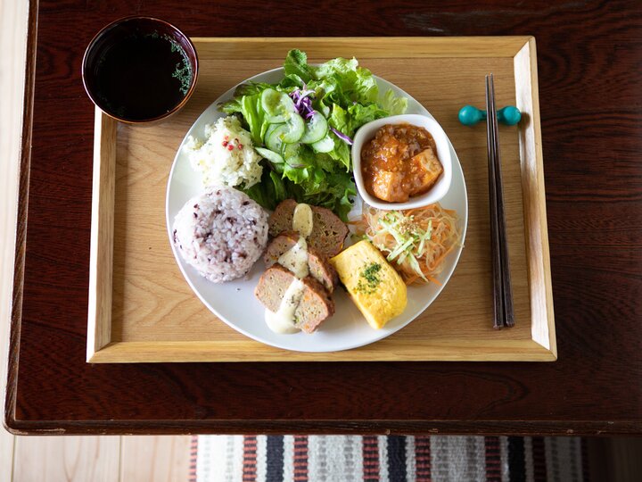 採れたての収穫物でおもてなし 大自然の中にある房総 鴨川の里山カフェへ ことりっぷ