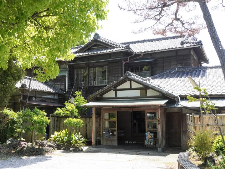 日本家屋の美しさを随所に垣間見る国登録有形文化財