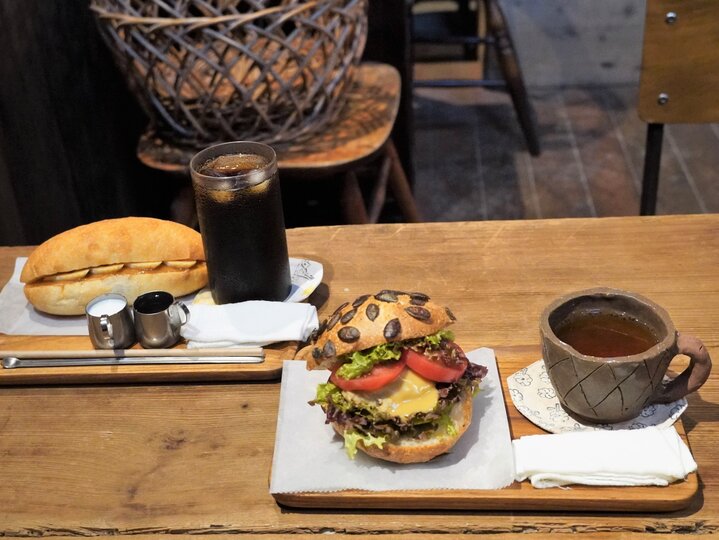 明治時代の穀物蔵で味わうオーガニック素材の焼きたてパン♪藤沢「関次商店 パンの蔵 風土」