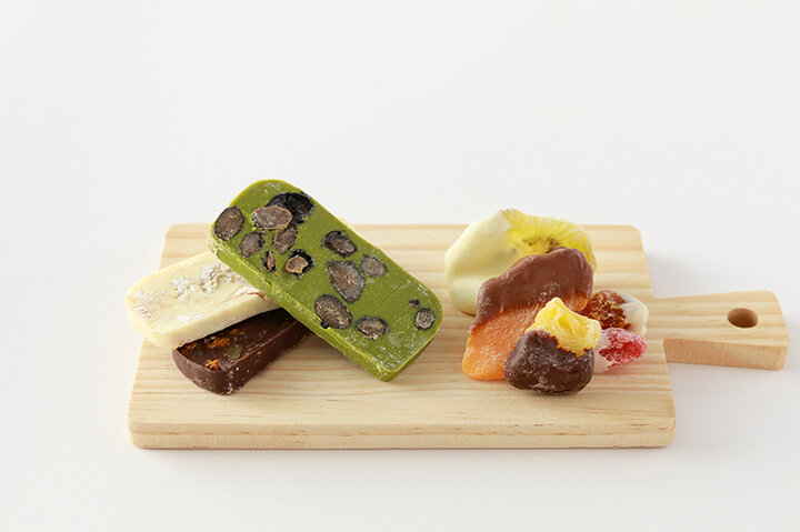 ざっくり入った和素材の食感が楽しいチョコレート「京テリーヌアソート」