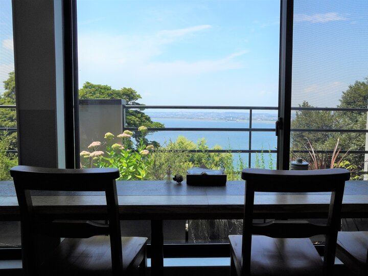江島神社近く♪　海を望む「トラスパレンテ ラクア」
