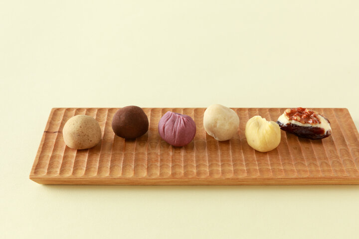 和の伝統色から名づけられた彩りの和菓子「ひと口果子 真」