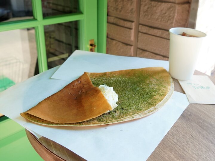 小町通りで半世紀 モチモチとした生地がクセになるクレープの専門店 鎌倉 コクリコ クレープ店 ことりっぷ