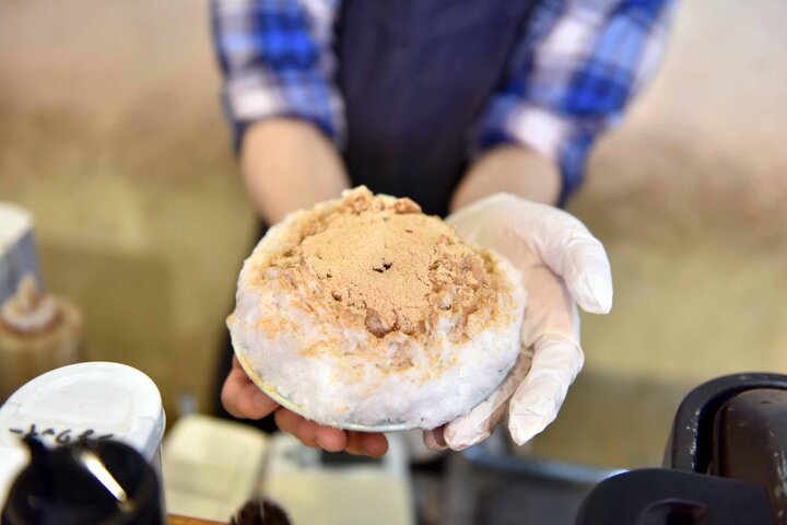 とろ～り求肥のかき氷としゅわしゅわ食感のパンケーキが人気／「Parlor