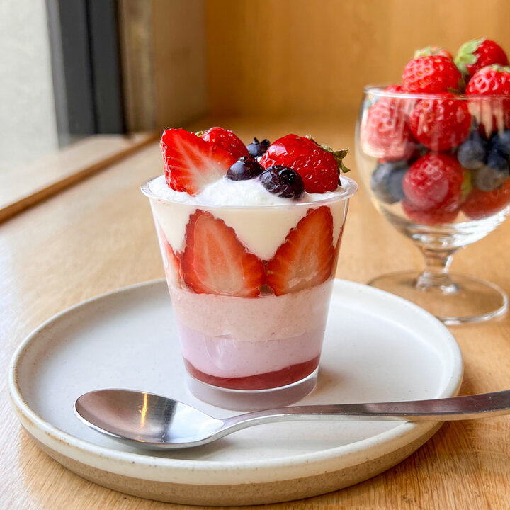 旬のブルーベリーを使用♪ いちごスイーツ専門店「いちびこ」ベリー