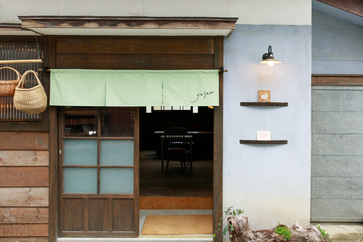 蔵をリノベーションしたカフェでひと息♪「café yusan」