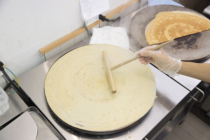 香ばしいサクもち食感 逗子の商店街通りの新名物 ヒナタ クレープ ことりっぷ