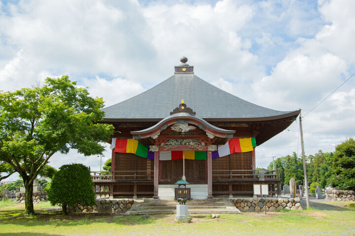等身大の千手観音像が安置されている重忠の菩提寺